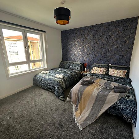 Glasgow Modern Style Home , Separate Entrance Luaran gambar