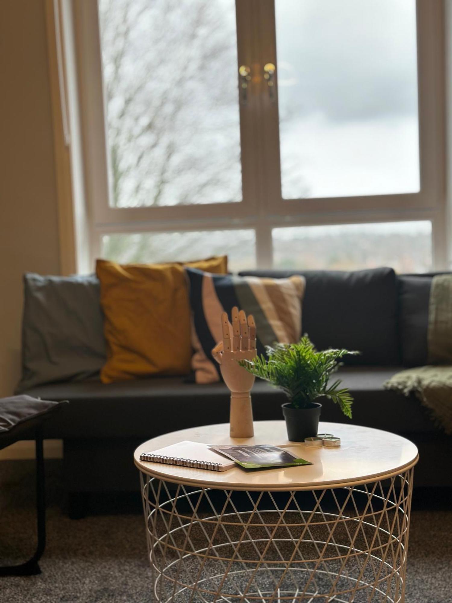 Glasgow Modern Style Home , Separate Entrance Luaran gambar
