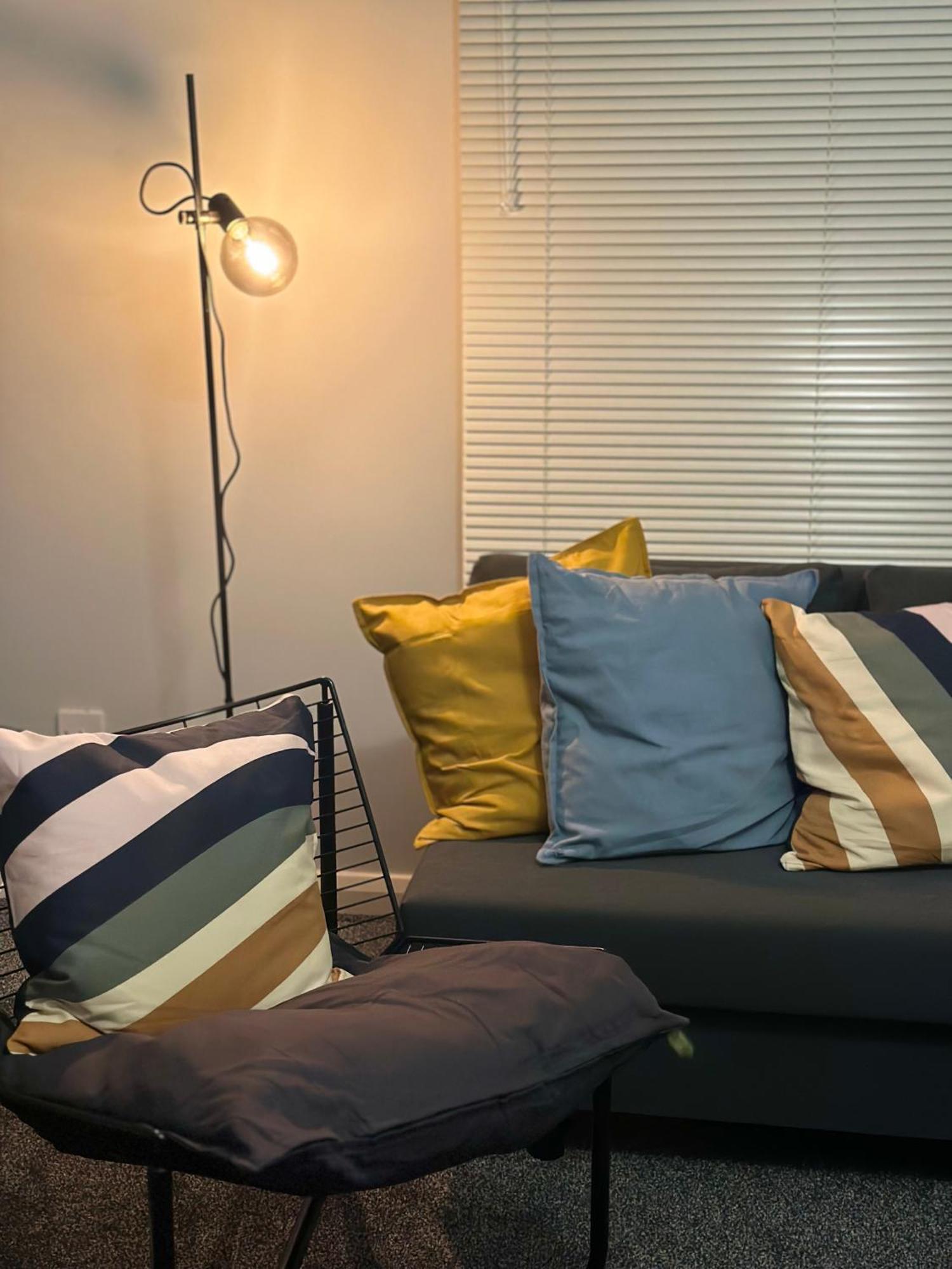 Glasgow Modern Style Home , Separate Entrance Luaran gambar