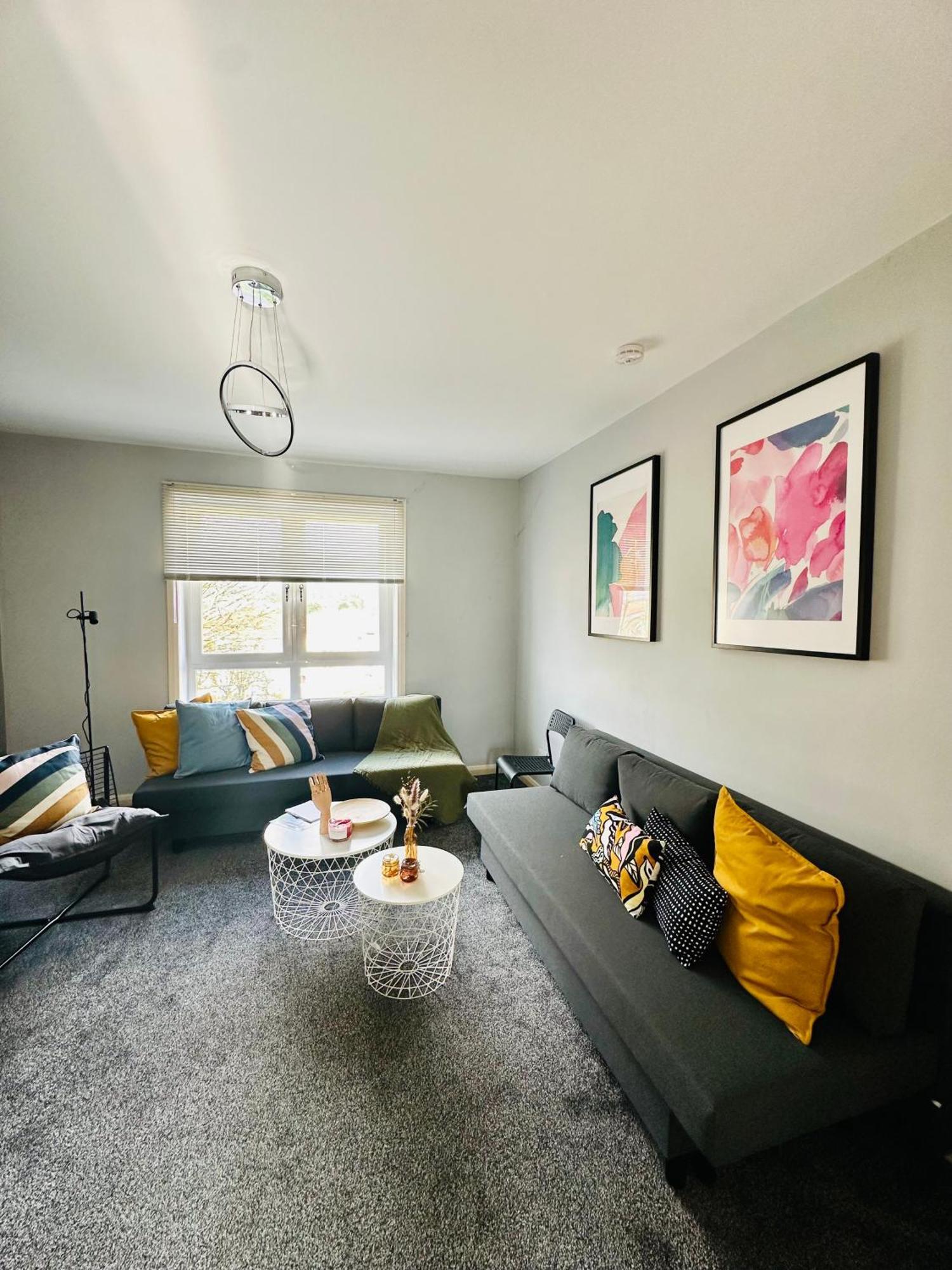Glasgow Modern Style Home , Separate Entrance Luaran gambar