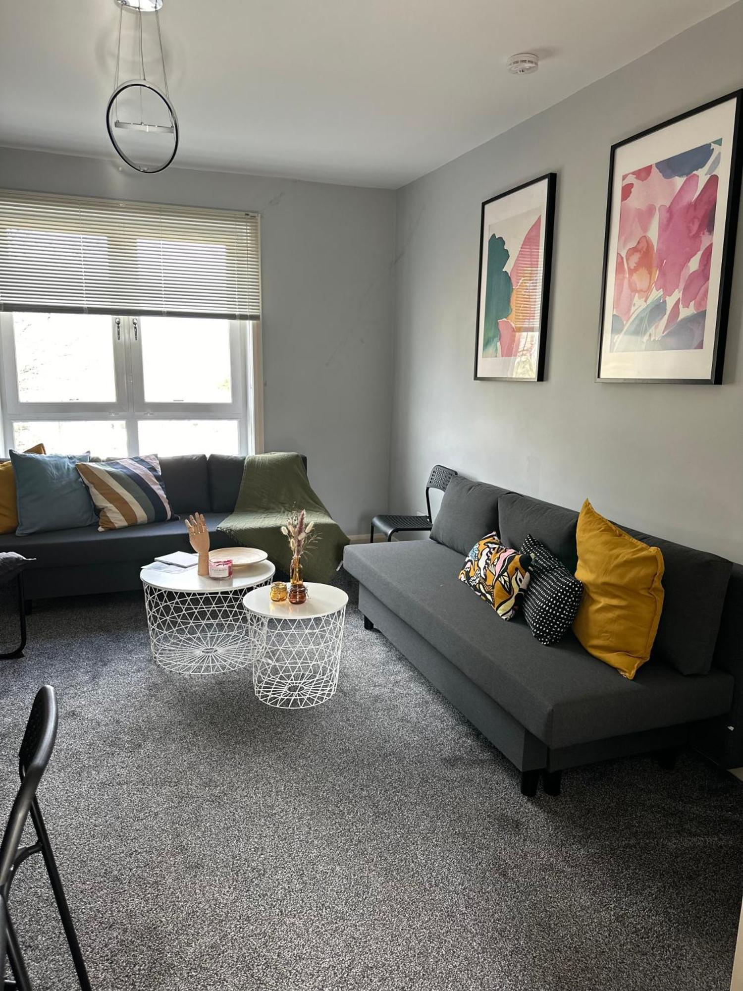 Glasgow Modern Style Home , Separate Entrance Luaran gambar