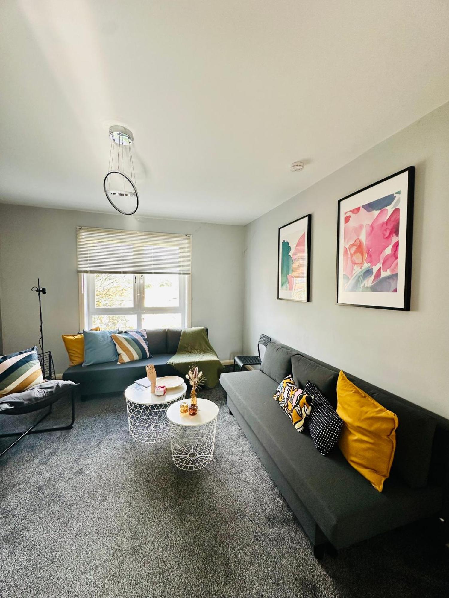Glasgow Modern Style Home , Separate Entrance Luaran gambar
