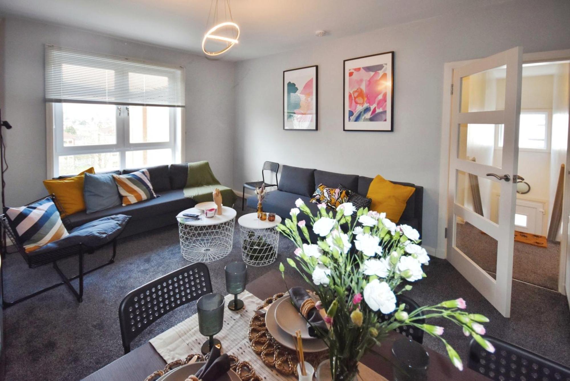 Glasgow Modern Style Home , Separate Entrance Luaran gambar