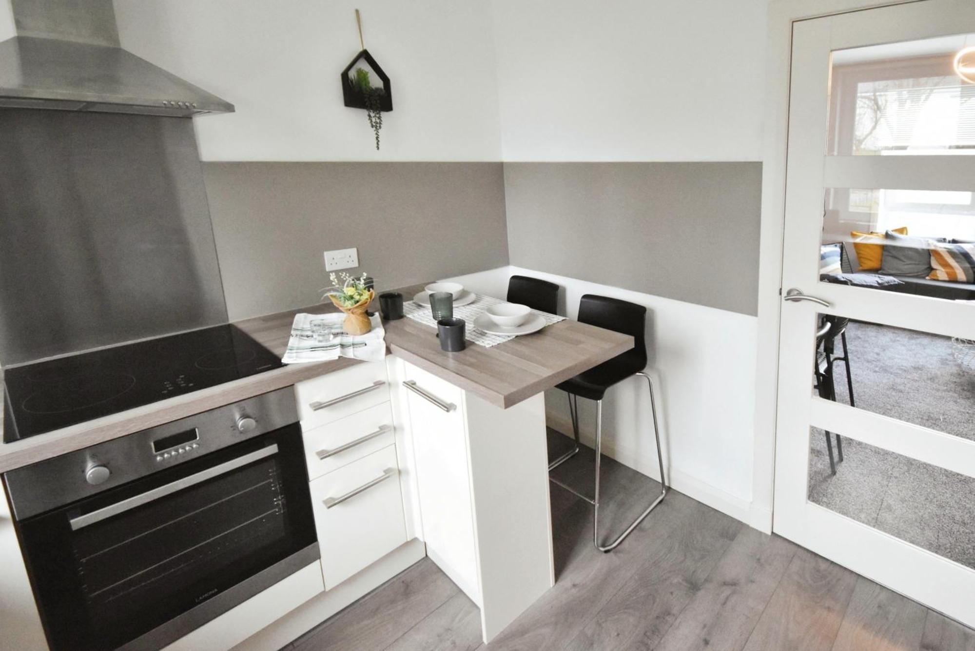 Glasgow Modern Style Home , Separate Entrance Luaran gambar