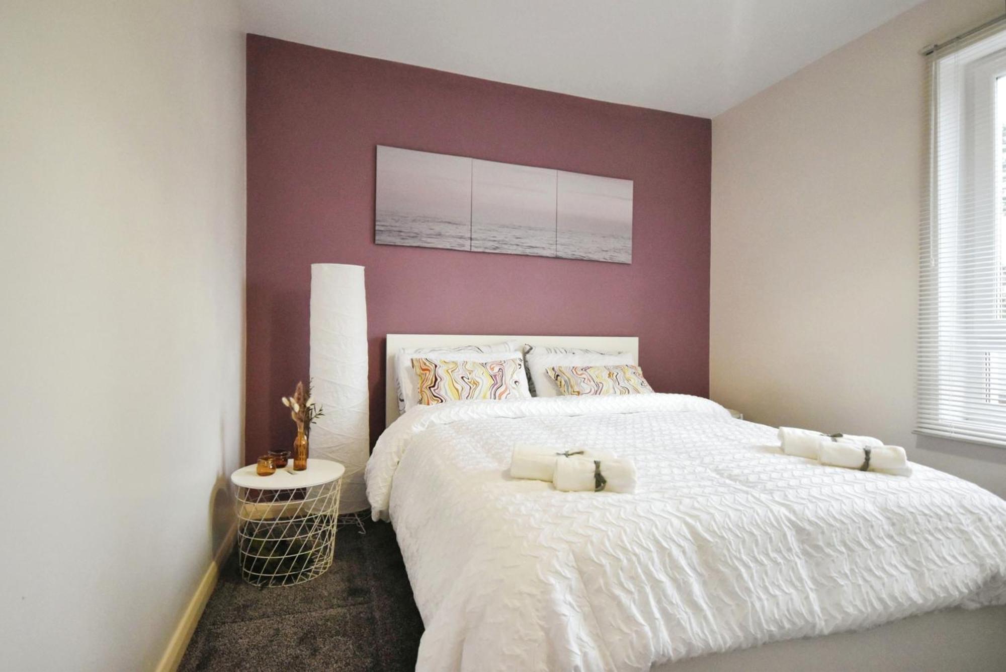 Glasgow Modern Style Home , Separate Entrance Luaran gambar
